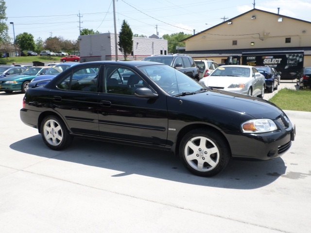 2005 black nissan sentra