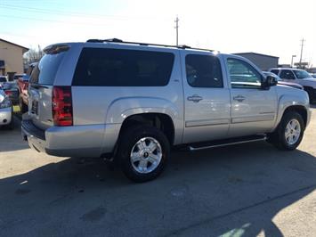 2011 Chevrolet Suburban LT 1500   - Photo 6 - Cincinnati, OH 45255