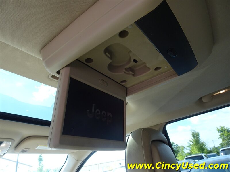 2011 Jeep Grand Cherokee Overland Summit - Photo 26 - Cincinnati, OH 45255