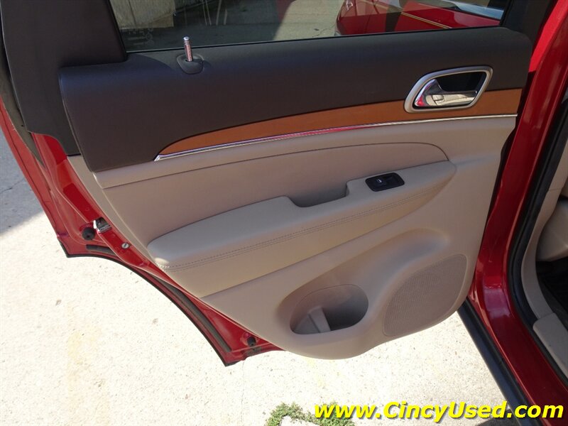 2011 Jeep Grand Cherokee Overland Summit - Photo 33 - Cincinnati, OH 45255
