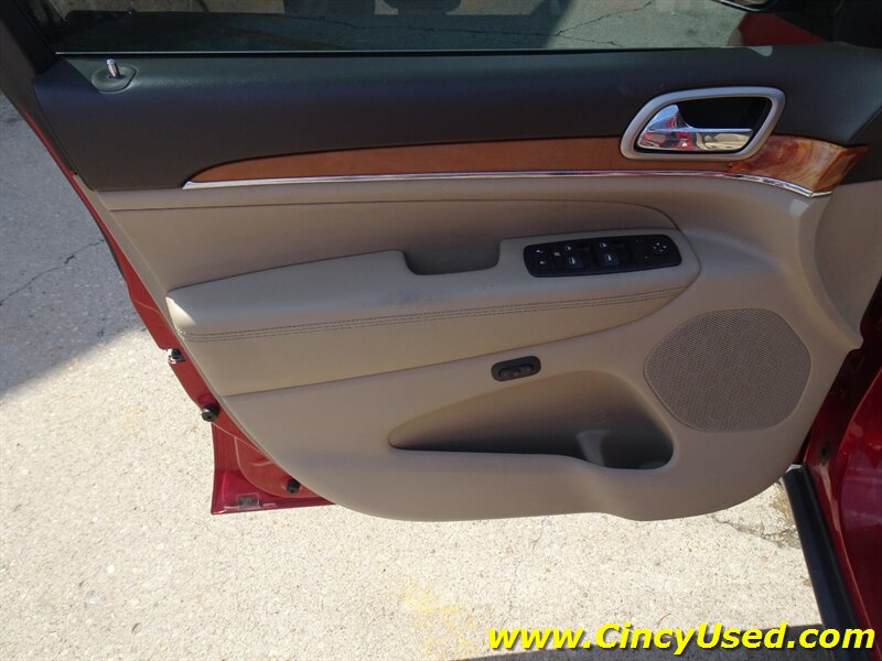 2011 Jeep Grand Cherokee Overland Summit - Photo 30 - Cincinnati, OH 45255