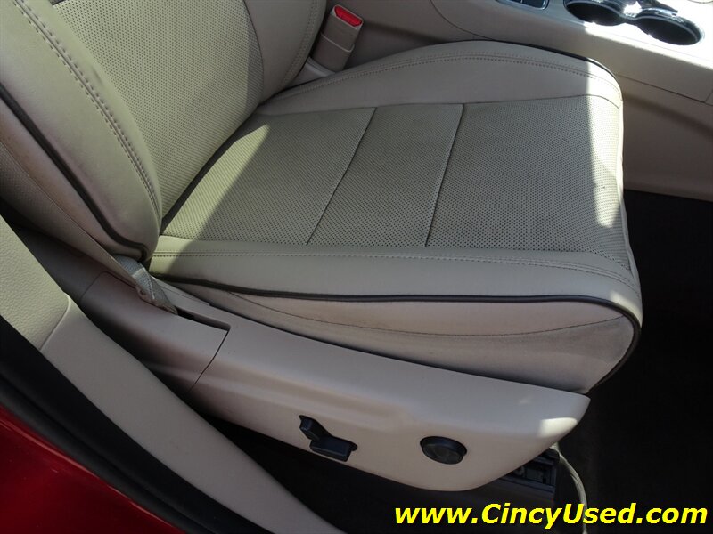 2011 Jeep Grand Cherokee Overland Summit - Photo 32 - Cincinnati, OH 45255