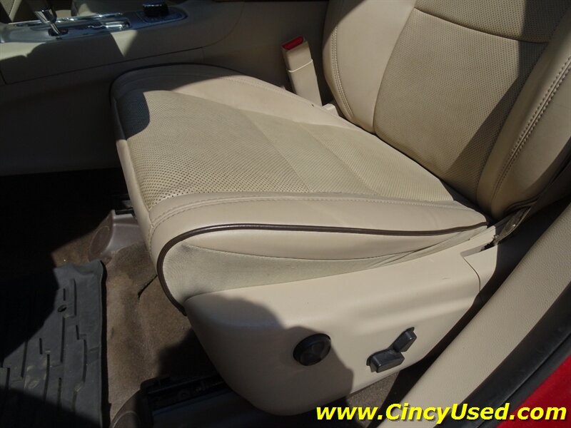 2011 Jeep Grand Cherokee Overland Summit - Photo 31 - Cincinnati, OH 45255