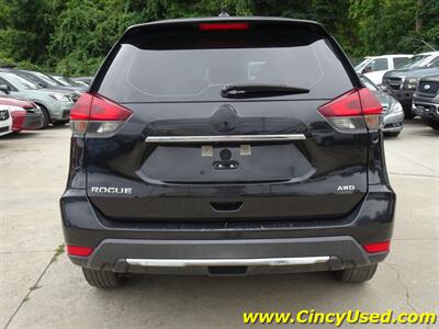 2018 Nissan Rogue S - Photo 8 - Cincinnati, OH 45255