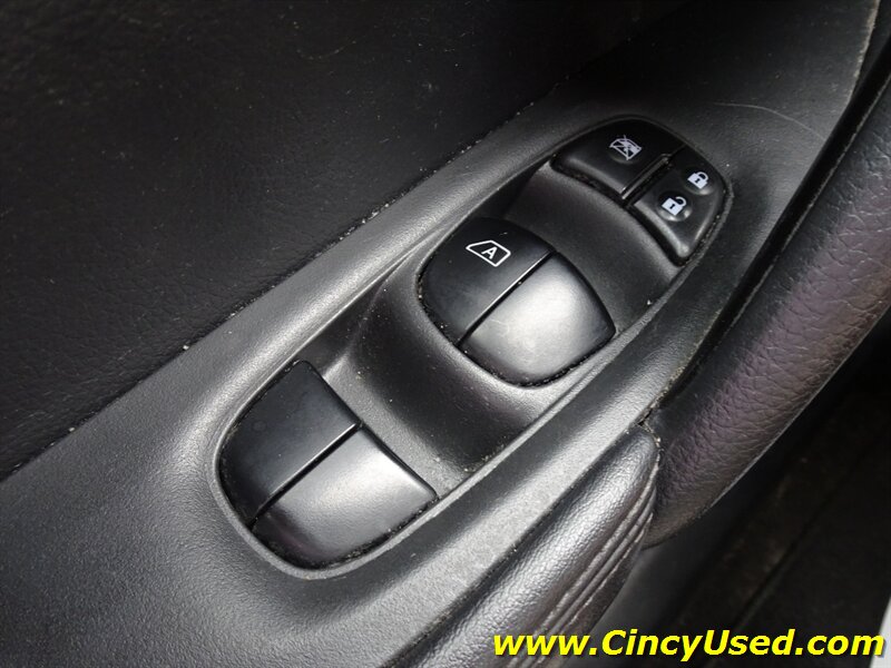 2018 Nissan Rogue S - Photo 24 - Cincinnati, OH 45255