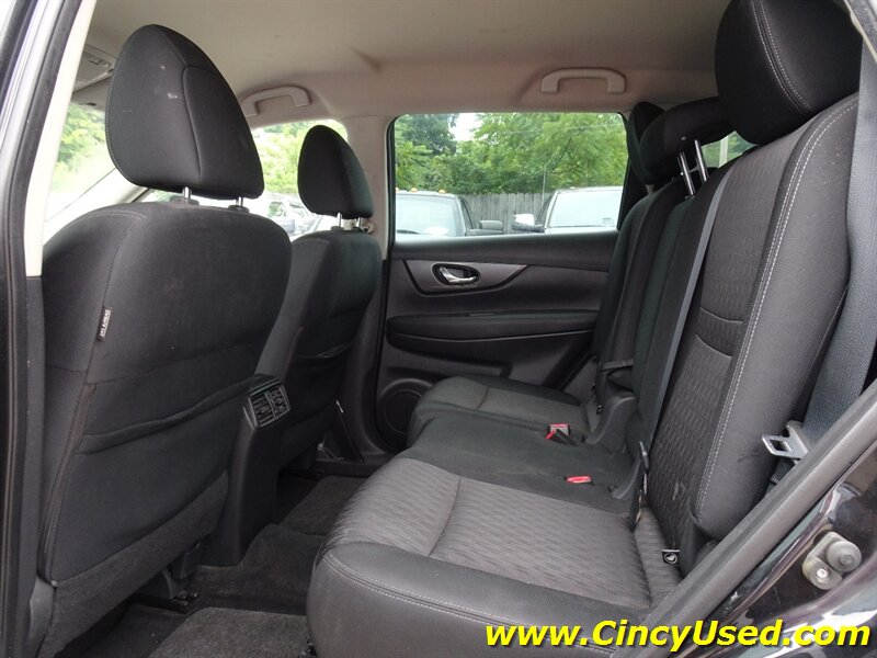 2018 Nissan Rogue S - Photo 13 - Cincinnati, OH 45255
