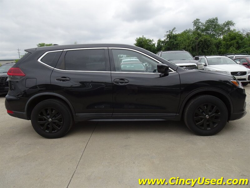 2018 Nissan Rogue S - Photo 5 - Cincinnati, OH 45255