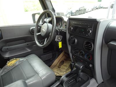2009 Jeep Wrangler X  3.8L V6 4X4 - Photo 13 - Cincinnati, OH 45255