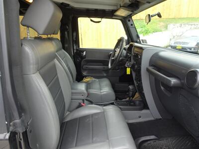 2009 Jeep Wrangler X  3.8L V6 4X4 - Photo 12 - Cincinnati, OH 45255