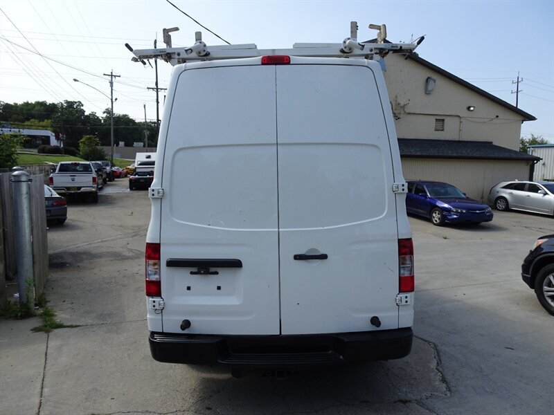 2013 Nissan NV Cargo 2500 HD S   - Photo 5 - Cincinnati, OH 45255