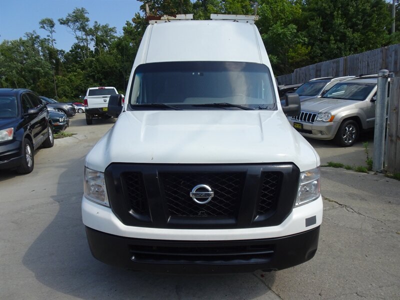 2013 Nissan NV Cargo 2500 HD S   - Photo 2 - Cincinnati, OH 45255