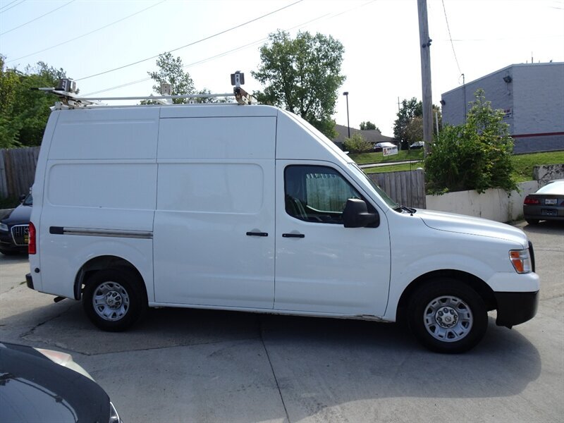 2013 Nissan NV Cargo 2500 HD S   - Photo 3 - Cincinnati, OH 45255
