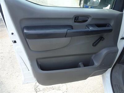 2013 Nissan NV Cargo 2500 HD S   - Photo 18 - Cincinnati, OH 45255