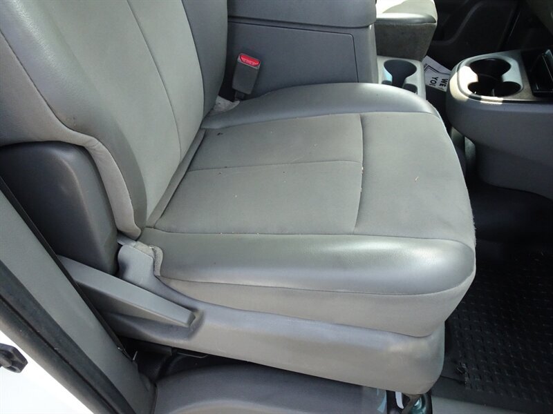 2013 Nissan NV Cargo 2500 HD S   - Photo 12 - Cincinnati, OH 45255