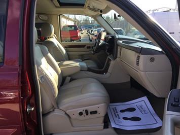 2005 Cadillac Escalade EXT   - Photo 8 - Cincinnati, OH 45255