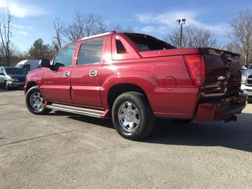 2005 Cadillac Escalade EXT   - Photo 12 - Cincinnati, OH 45255