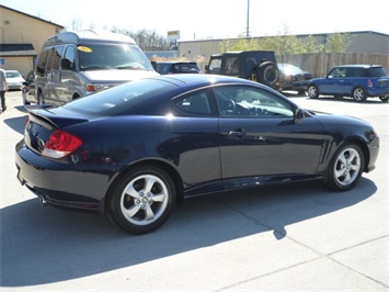 2005 Hyundai Tiburon GS   - Photo 6 - Cincinnati, OH 45255