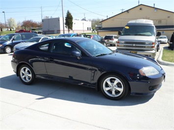 2005 Hyundai Tiburon GS   - Photo 1 - Cincinnati, OH 45255