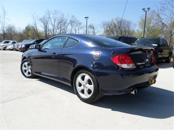 2005 Hyundai Tiburon GS   - Photo 12 - Cincinnati, OH 45255