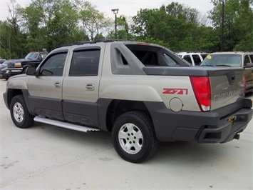 2003 Chevrolet Avalanche 1500   - Photo 4 - Cincinnati, OH 45255