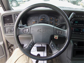 2003 Chevrolet Avalanche 1500   - Photo 16 - Cincinnati, OH 45255