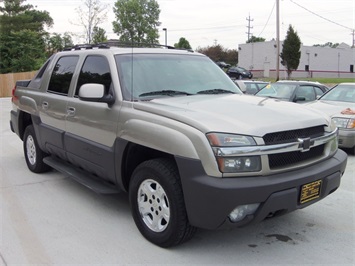 2003 Chevrolet Avalanche 1500   - Photo 3 - Cincinnati, OH 45255