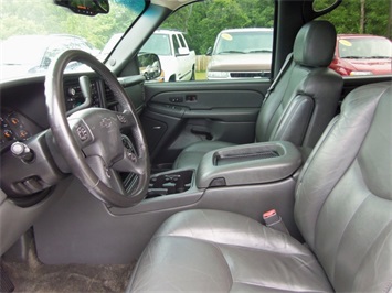 2003 Chevrolet Avalanche 1500   - Photo 21 - Cincinnati, OH 45255