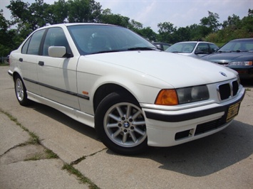 1997 BMW 318i   - Photo 10 - Cincinnati, OH 45255