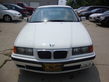 1997 BMW 318i   - Photo 2 - Cincinnati, OH 45255