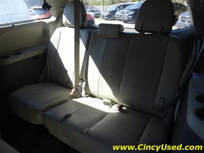 2012 Toyota Sienna XLE 7-Passenger  3.5L V6 AWD - Photo 22 - Cincinnati, OH 45255