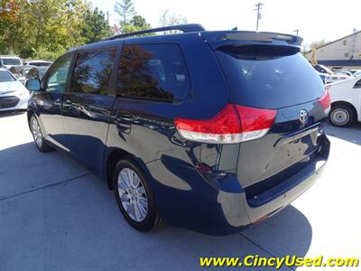 2012 Toyota Sienna XLE 7-Passenger  3.5L V6 AWD - Photo 8 - Cincinnati, OH 45255