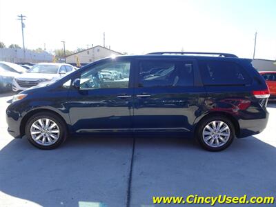 2012 Toyota Sienna XLE 7-Passenger  3.5L V6 AWD - Photo 10 - Cincinnati, OH 45255