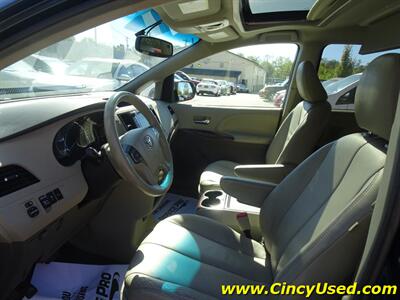 2012 Toyota Sienna XLE 7-Passenger  3.5L V6 AWD - Photo 17 - Cincinnati, OH 45255