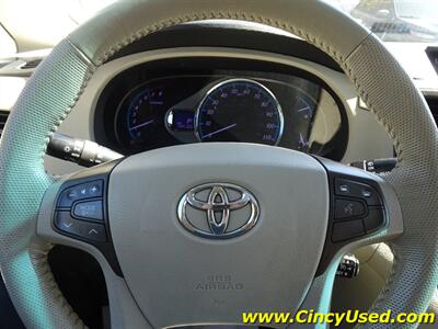 2012 Toyota Sienna XLE 7-Passenger  3.5L V6 AWD - Photo 34 - Cincinnati, OH 45255