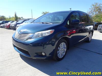 2012 Toyota Sienna XLE 7-Passenger  3.5L V6 AWD - Photo 12 - Cincinnati, OH 45255