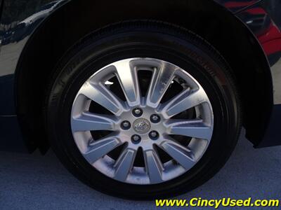 2012 Toyota Sienna XLE 7-Passenger  3.5L V6 AWD - Photo 9 - Cincinnati, OH 45255