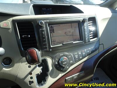 2012 Toyota Sienna XLE 7-Passenger  3.5L V6 AWD - Photo 31 - Cincinnati, OH 45255