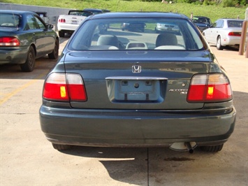 1996 Honda Accord LX   - Photo 10 - Cincinnati, OH 45255