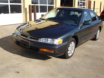 1996 Honda Accord LX   - Photo 3 - Cincinnati, OH 45255