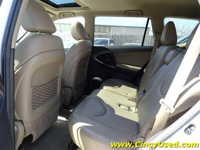 2011 Toyota RAV4 Limited   - Photo 14 - Cincinnati, OH 45255