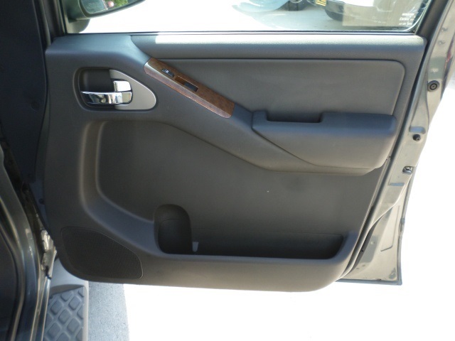 2005 Nissan Pathfinder SE - Photo 26 - Cincinnati, OH 45255