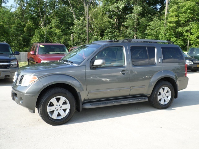 2005 Nissan Pathfinder SE - Photo 3 - Cincinnati, OH 45255