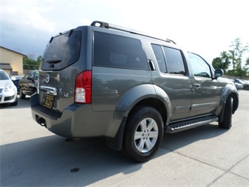 2005 Nissan Pathfinder SE   - Photo 14 - Cincinnati, OH 45255