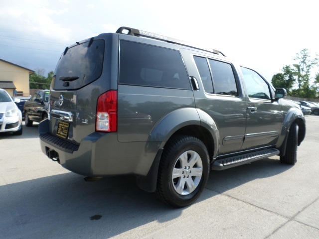 2005 Nissan Pathfinder SE - Photo 14 - Cincinnati, OH 45255