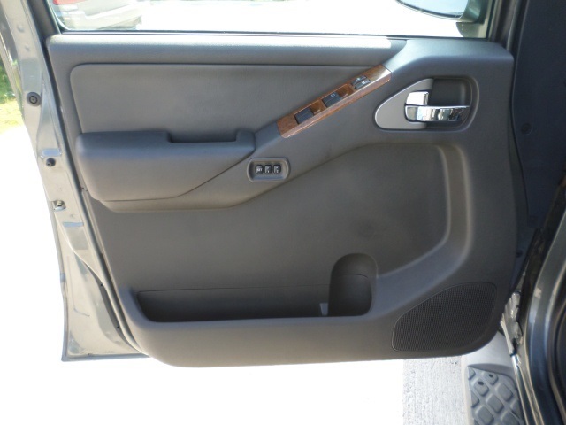 2005 Nissan Pathfinder SE - Photo 25 - Cincinnati, OH 45255