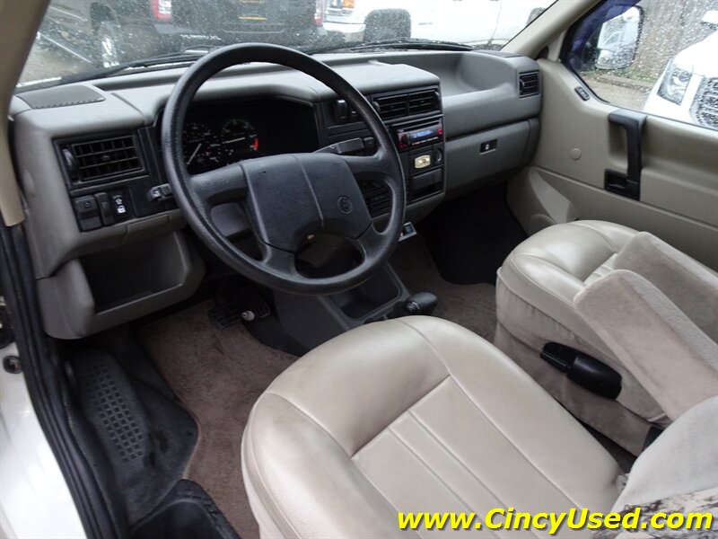 1995 Volkswagen WINNEBAGO RIALTA MOTORHOM   - Photo 11 - Cincinnati, OH 45255