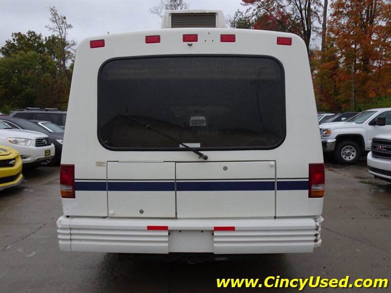 1995 Volkswagen WINNEBAGO RIALTA MOTORHOM   - Photo 7 - Cincinnati, OH 45255
