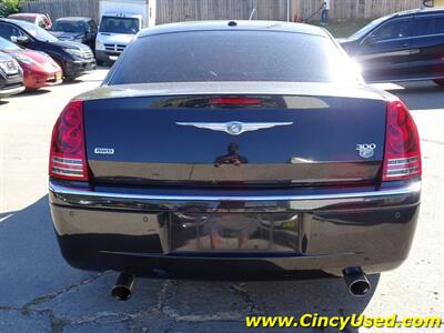 2010 Chrysler 300C   - Photo 8 - Cincinnati, OH 45255