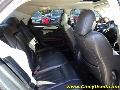 2010 Chrysler 300C   - Photo 15 - Cincinnati, OH 45255