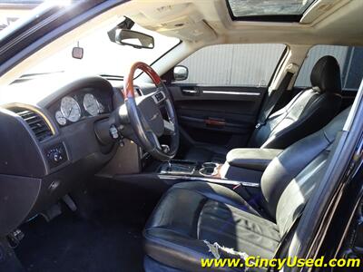 2010 Chrysler 300C   - Photo 11 - Cincinnati, OH 45255